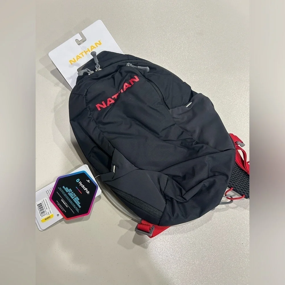 Nathan Limitless Run 8 L Hydration Sling Bag Backpack Black Red NWT Water Vest